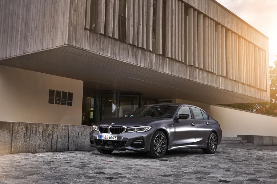  BMW 330e M Sport (G20) 2019 года  (WW) (фото 20 из 40)
